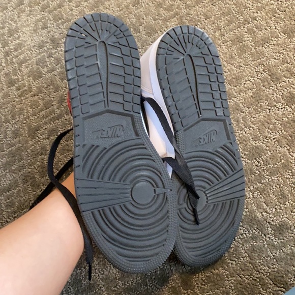 Jordan 1 Mids Smoke Grey - Picture 5 of 5